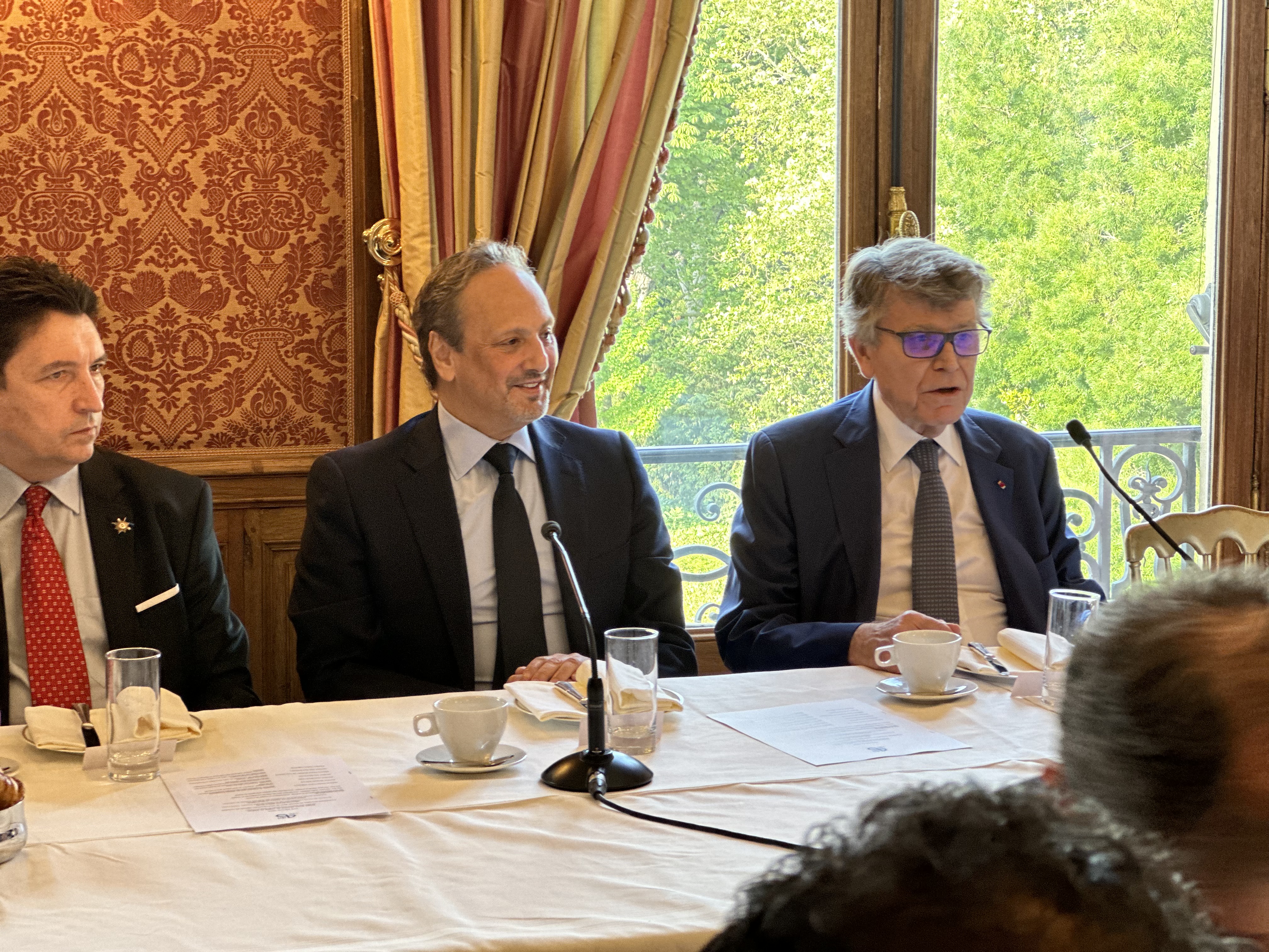 MOFA | Kuwait FM meets IFRI chief in Paris